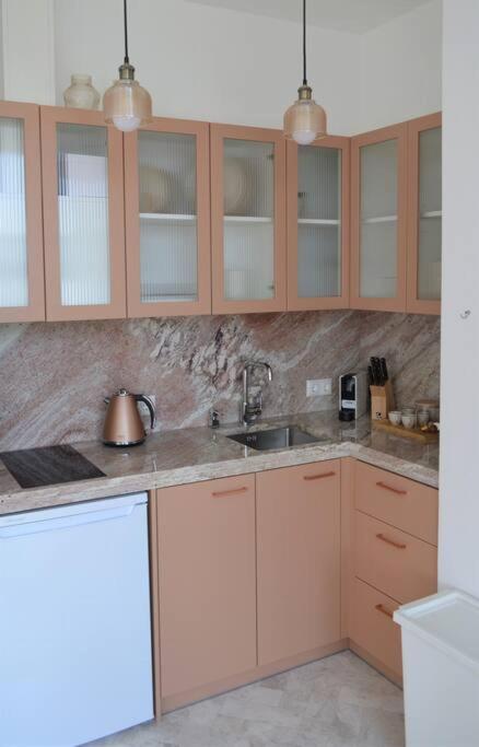 Luxury Apartment With A Balcony And View In Riga Old Town Buitenkant foto