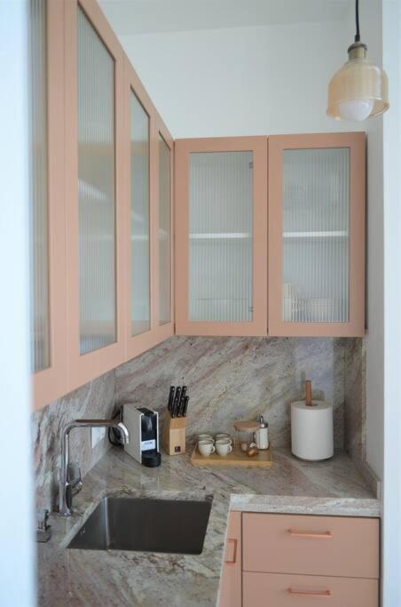 Luxury Apartment With A Balcony And View In Riga Old Town Buitenkant foto