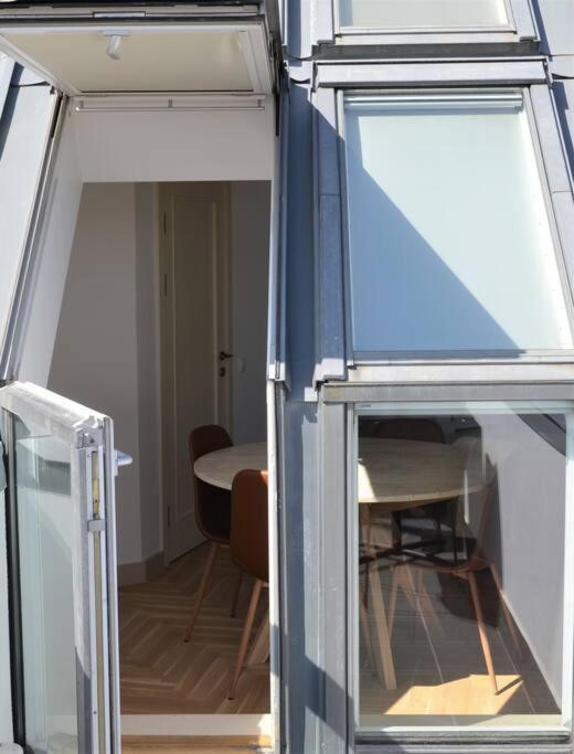 Luxury Apartment With A Balcony And View In Riga Old Town Buitenkant foto