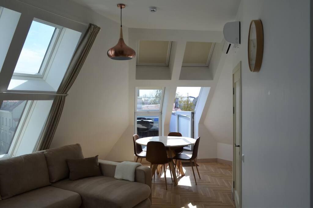 Luxury Apartment With A Balcony And View In Riga Old Town Buitenkant foto