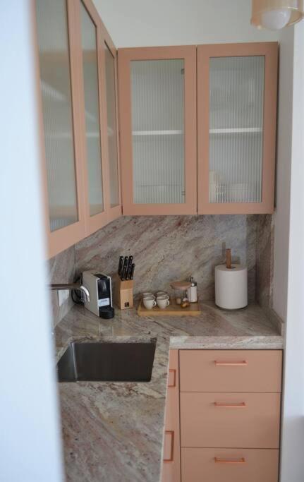Luxury Apartment With A Balcony And View In Riga Old Town Buitenkant foto
