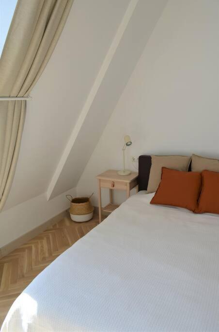 Luxury Apartment With A Balcony And View In Riga Old Town Buitenkant foto