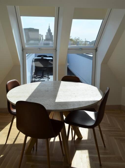 Luxury Apartment With A Balcony And View In Riga Old Town Buitenkant foto