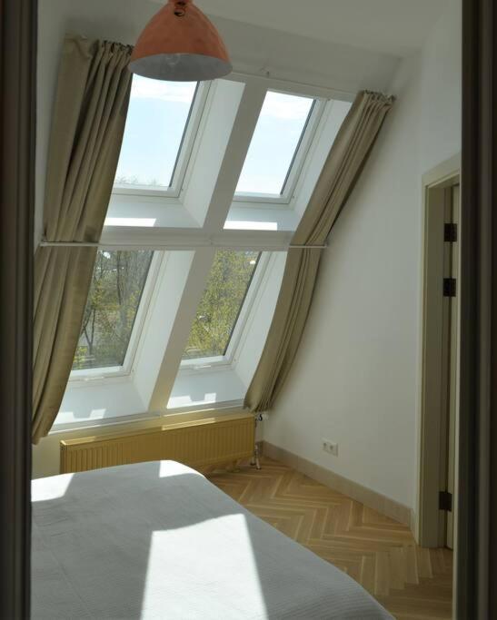 Luxury Apartment With A Balcony And View In Riga Old Town Buitenkant foto