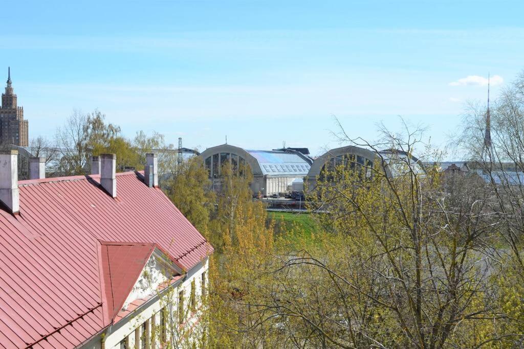 Luxury Apartment With A Balcony And View In Riga Old Town Buitenkant foto